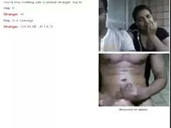 Cumming 에 그녀의 네크라인