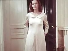 아름다운 여성의 스트립 보여줍 Bush