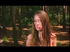 Camille Keaton 육안으로서 숲 속에서(1978 년)