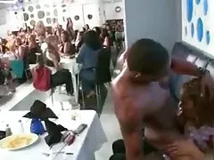 Hot 당사국은 소녀의 사랑 블랙 dick 스트리퍼