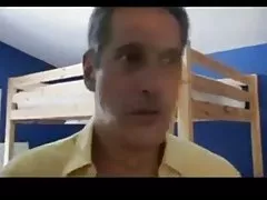 어린 소녀들이 망가져 가는 거대한 8483609000