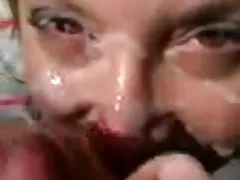 Slutty 섹시한중년여성에게 얼굴에서 삼림