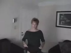 성숙한 젊은 사람에 카메라