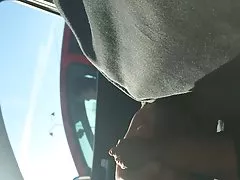 자동차 플래시입니다. (그녀는 보인다)