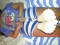 여자 zip hogtied 관계 다음 기뻐할 그녀의 섹시 한 발을 되 면