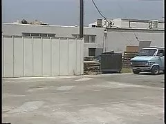 죄수가 옥살이를 가져옵 줄무늬 및 검색하여 여성 감시