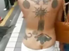 여자가 Topless 공 거리(part2)