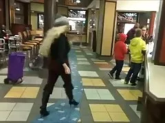 더블 pov (두 독일 아가씨) 공공 맥도날드의 화장실