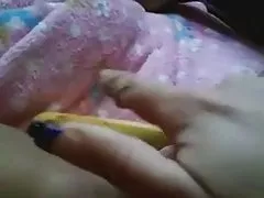 아랍 헤픈엔딩 Masturbates big banana