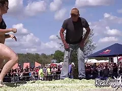 여자 옆구리 레슬링