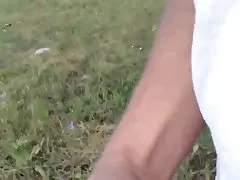 남자 자 위 여자 토플 리스 일광욕 할 때