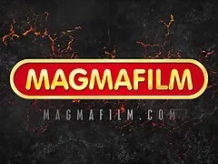 멋진 모델 마그마 영화 놀라운 쇼를 제공