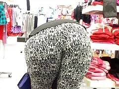 육즙이 jiggly 큰 검은 엉덩이에 절곡 시어스.