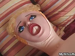 어머니 기분 좋게 그을 돕는다합니다