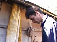 농소년 Fucks 섹시한중년여성에서 그녀의 노