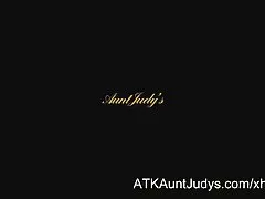 Jessica Jay Masturbates 에서 스타킹,fingering 자신에 깊이