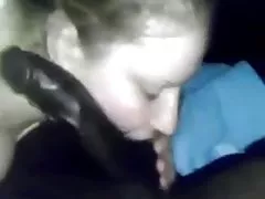 Bi-bi-si 에게 화이트의 소녀는 목습니다.