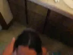 개 앞에는 미러면 우등에서 그녀의 입에