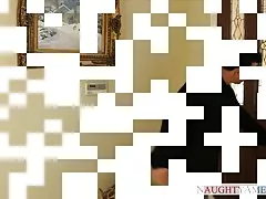 빨간 드레스에 busty 베이브 siri 빌어 먹을