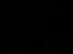 마른 라티나 걸 레 스트레칭과 갈라진 보지! 뜨거운 나쁜!