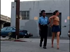 화려한 금발의 알렉시스 텍사스 레즈비언 사랑에 앉아있는 그녀의 아름다운 slave girl