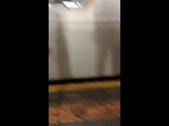 뉴욕 지하철 3 일본 여자