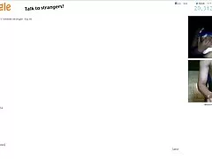 아시아 소녀는 내게 그녀의 가슴이