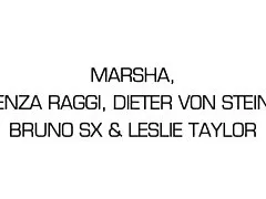 니스의 섹시한중년여성 잔인 항문 더블후장