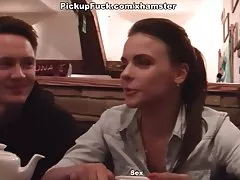 귀여운 대학 소녀 장면 2 흥미로운 픽업 포르노