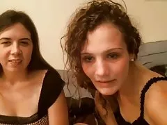 친 팬들을 괴롭히 자신의 가슴이고 그곳 play