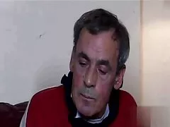 청소년 Fucks 큰 이웃은 그녀의 친구 필름