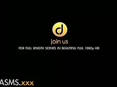 뜨거운 몸 금발 머리와 함께 오 르가 즘 열정적인 섹스