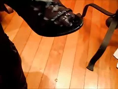 나일론 피트와 발뒤꿈치에 대규모 사정!