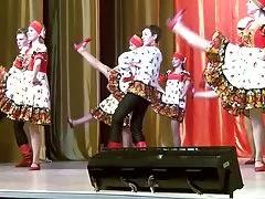 러시아 민속 댄스입니다. 뜨겁고 흥분