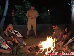 사라 sloanes 생존 야외 섹스