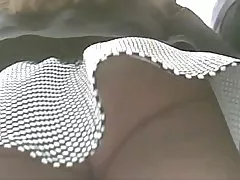 7 월에 있는 도시 upskirts의 편집 vi