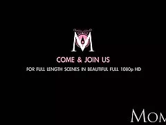 엄마 섹시 한 갈색 머리만 그녀는 너무 오래 알고 싶어