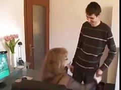 두 가지 섹시한 Matures 신나게 즐기는 젊은 tech