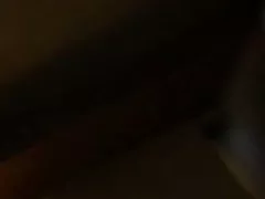 스키니 한 여자를 가진 큰 가슴이 성