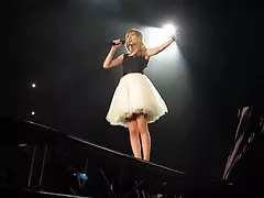 테일러 스위프트 디트로이트에서 공연