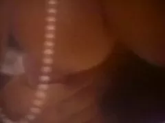 요즈의 Orgy 세 가지 섹시한 Sluts