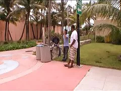 내가 육신의 엄마와 그녀의 스트레칭