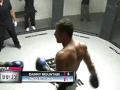 스테이시가 올라가 대니