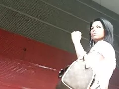 지하철 역에서 레 깅 스