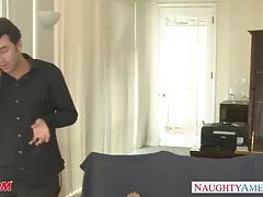 문신된 금발 엄마 엠마 스타 빌어 먹을