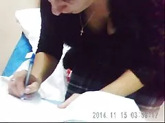 성숙한 가슴에 네크라인 그녀는 블라우스! 러시아 아마추어!