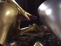 금과 은은 그려진 레즈비언 Fisting 각 기타