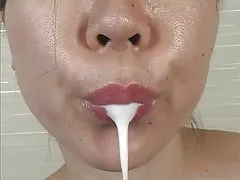 Closeup 일본 여자이 차질을 빗기 치과치료 및 한방치료에서 발생 sexily