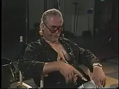 거대한 사람이 자신의 단단한 꼬 깊은 목 Asia Carrera