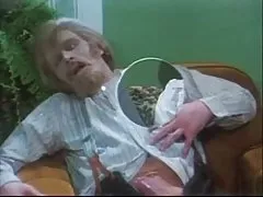 태어난 세우라(1976)